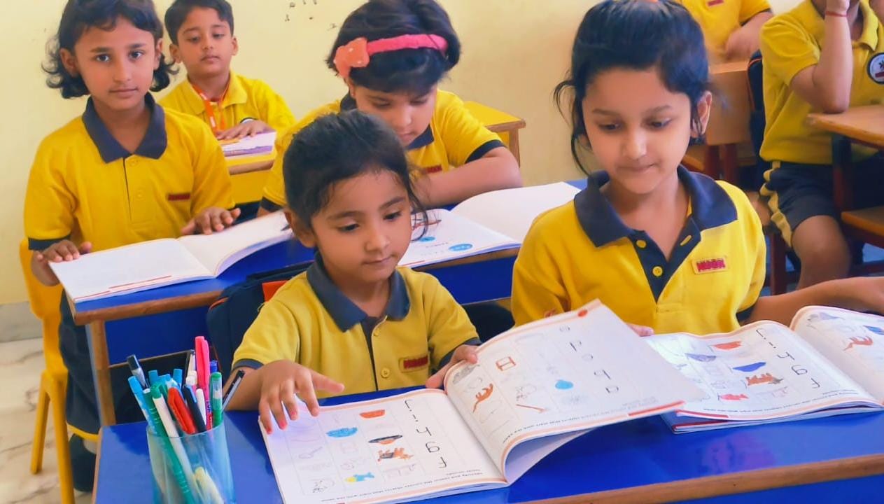 class 2 school in Varanasi